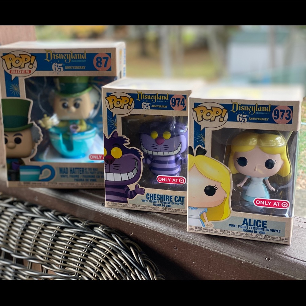 Disney Alice & Wonderland Cheshire Cat MAD Hatter